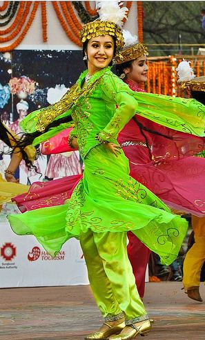 Central Asian clothing