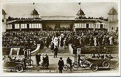 Central Bandstand, Herne Bay httpsuploadwikimediaorgwikipediacommonsthu