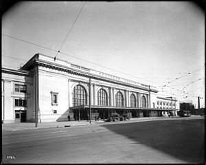 Central Station, Los Angeles httpsuploadwikimediaorgwikipediacommonsthu