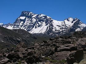 Cerro Arenas httpsuploadwikimediaorgwikipediacommonsthu