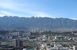 Cerro de la Loma Larga httpsuploadwikimediaorgwikipediacommonsthu