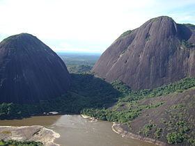 Cerros de Mavecure httpsuploadwikimediaorgwikipediacommonsthu
