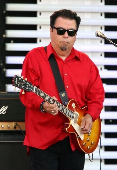 Cesar Rosas Cesar Rosas Photos Eric Clapton39s Crossroads Guitar