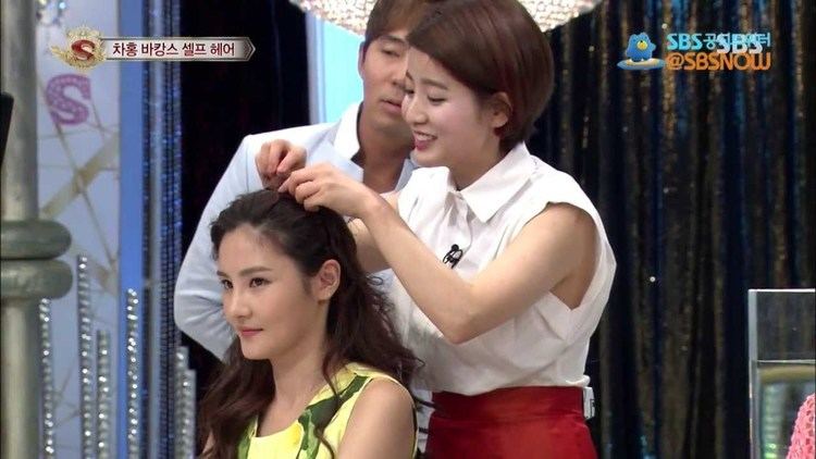Cha Hong Cha Hong The Hairstylist how to self help hair style for beach