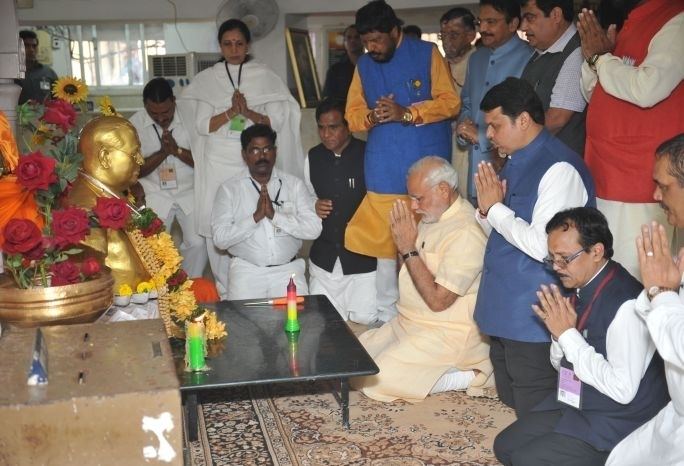 Chaitya Bhoomi PM pays respects to DrBabasaheb Ambedkar at Chaitya Bhoomi lays