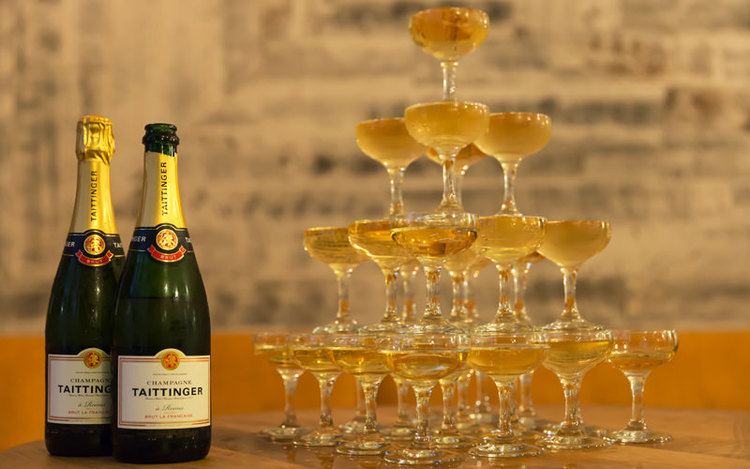 Champagne The StepByStep Guide To Building A Champagne Tower VinePair