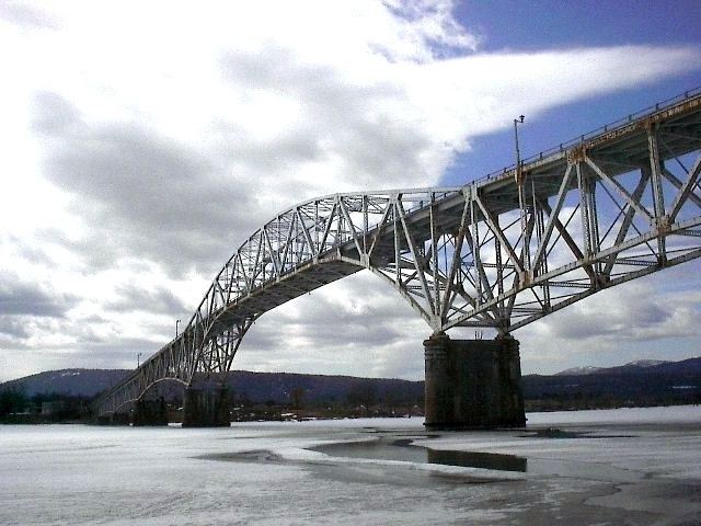 Champlain Bridge (United States) httpsuploadwikimediaorgwikipediacommonsee