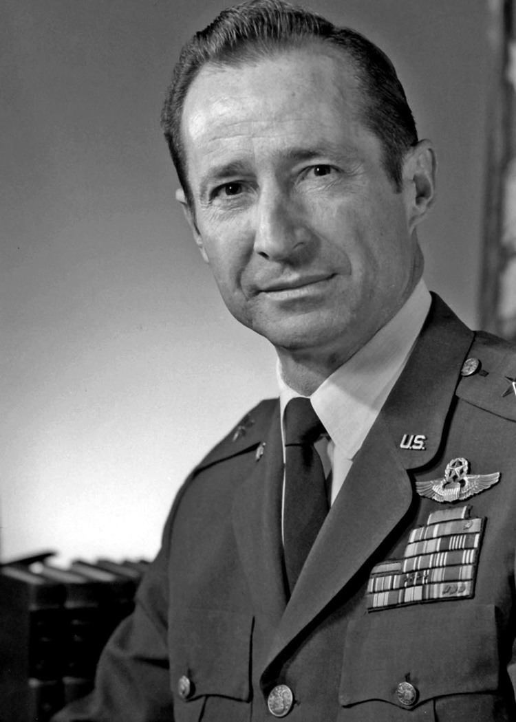 Charles C. Pattillo LIEUTENANT GENERAL CHARLES C PATTILLO US Air Force Biography