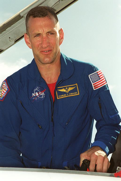 Charles O. Hobaugh STS104 KSC01PP1203 STS104 Pilot Hobaugh arrives at