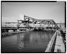 Charles River Bridge (Commuter Rail) httpsuploadwikimediaorgwikipediacommonsthu