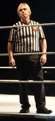 Charles Robinson (referee) httpsuploadwikimediaorgwikipediacommonsthu
