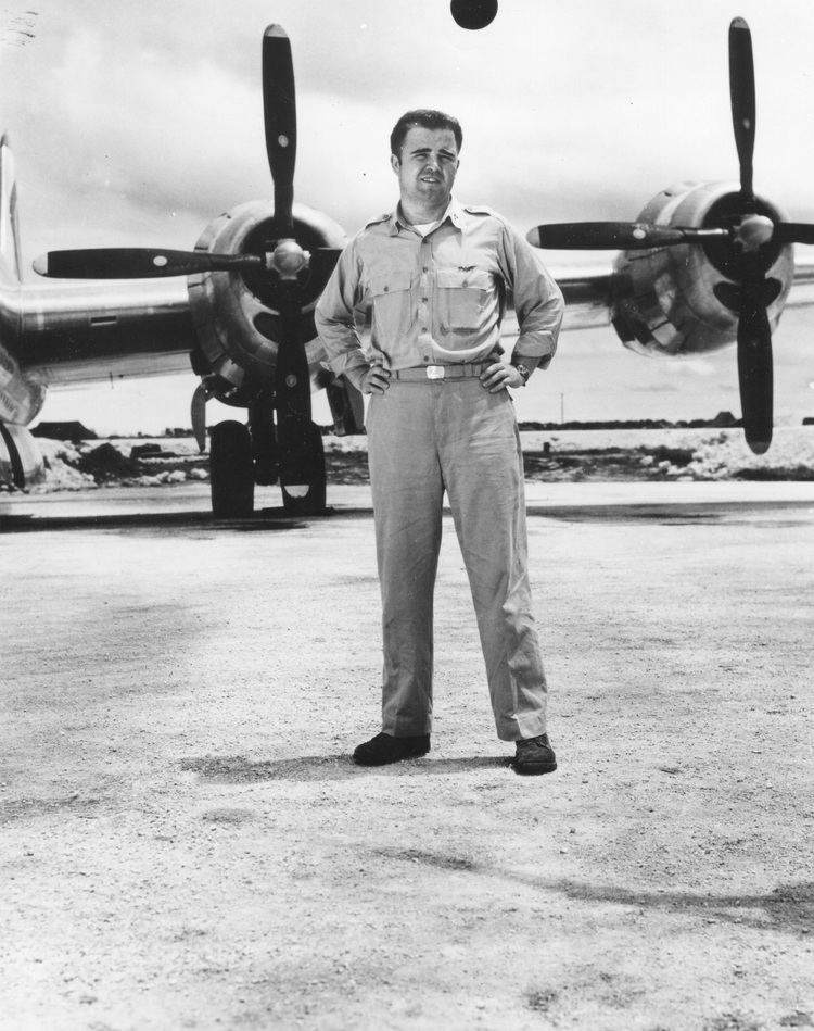 Charles Sweeney B29 pilot asked pope to support Nagasaki atomic bomb