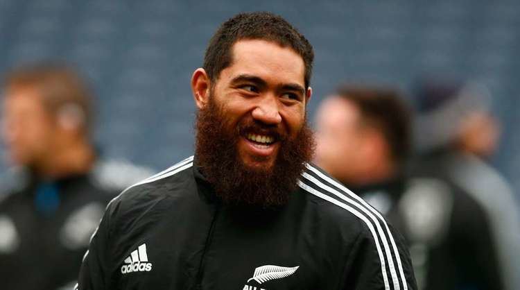 Charlie Faumuina Rugby Charlie Faumuina recommits to the Blues SPORTAL
