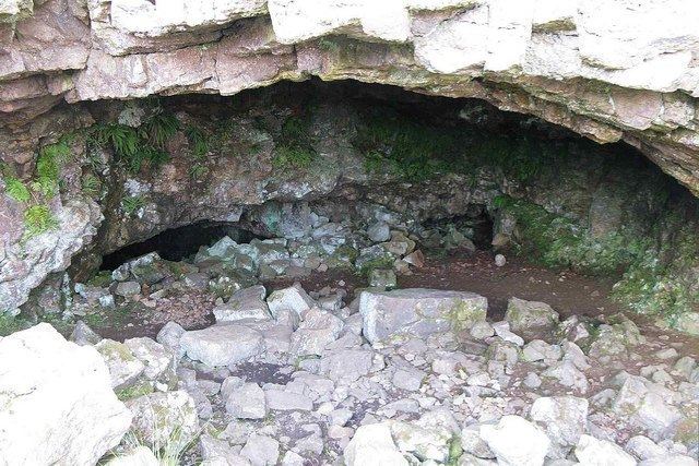 Chartist Cave Interior of Chartist Cave Nigel Davies ccbysa20 Geograph