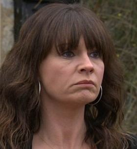 Chas Dingle httpsuploadwikimediaorgwikipediaen330Cha