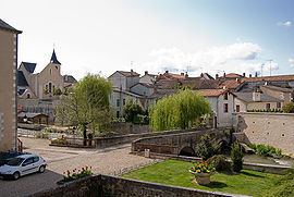 Chasseneuil-du-Poitou httpsuploadwikimediaorgwikipediacommonsthu