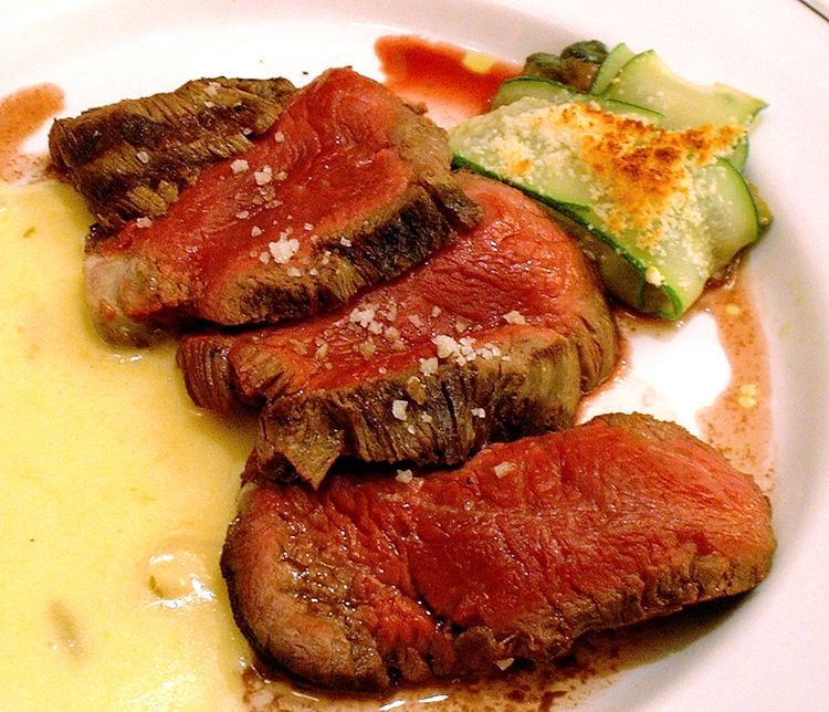 Chateaubriand steak httpsuploadwikimediaorgwikipediacommons33