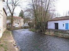 Chazelles, Charente httpsuploadwikimediaorgwikipediacommonsthu