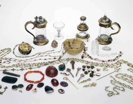 Cheapside Hoard The Cheapside hoard 16th17th century at Museum of London