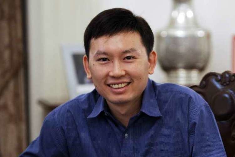 Chee Hong Tat Senior civil servant Chee Hong Tat 41 resigns from the