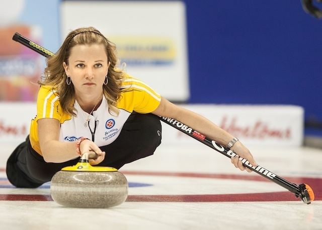 Chelsea Carey Carey steals a win in Draw 6 at the Scotties 2014