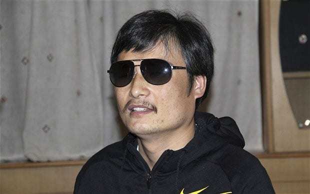 Chen Guangcheng Dissident Chen Guangcheng 39chased by undercover Chinese