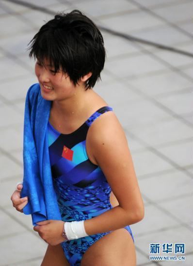 Chen Ruolin Chen Ruolin wins womens 10m platform CCTV News CNTV English