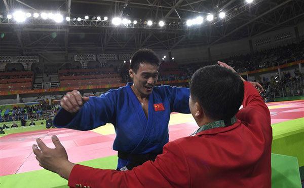 Cheng Xunzhao Cheng Xunzhao wins bronze medal in men39s 90kg judo4