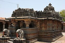 Chennakeshava Temple, Hullekere httpsuploadwikimediaorgwikipediacommonsthu