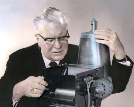 Chester Carlson CHESTER F CARLSON PHYSICIST INVENTOR ATTORNEY 8x10034 HAND COLOR