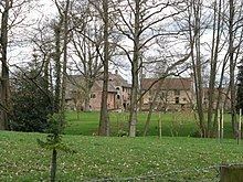 Chesworth House httpsuploadwikimediaorgwikipediacommonsthu