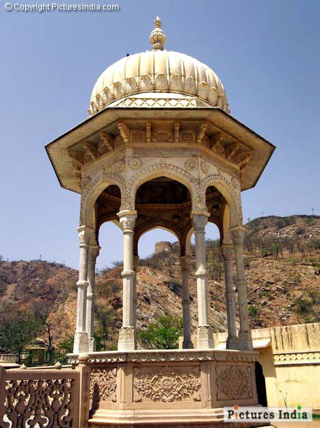 Chhatri Artworks on a chhatri 02000107 Architecture Pictures