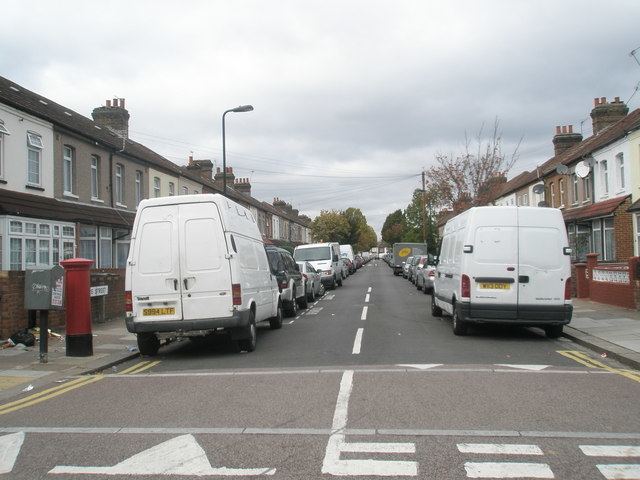 Looking westwards along Clarence Street - geograph.org.uk - 1521593.jpg