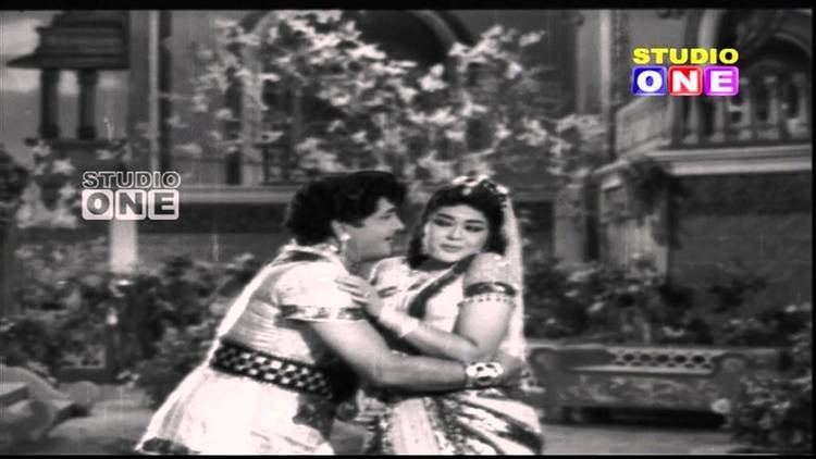 Chikkadu Dorakadu (1967 film) NTR Chikkadu Dorakadu Telugu Full Length Movie HD YouTube