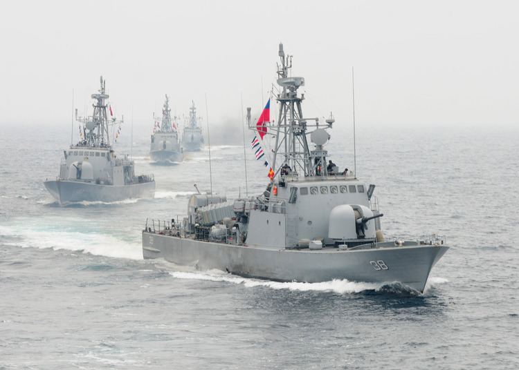 Chilean Navy FileUS Navy 100619N9301W348 Chilean navy ships move into