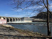 Chilhowee Dam httpsuploadwikimediaorgwikipediacommonsthu