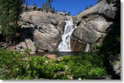 Chilnualna Falls wwwyosemitehikescomimageschilnualnafalls400wjpg