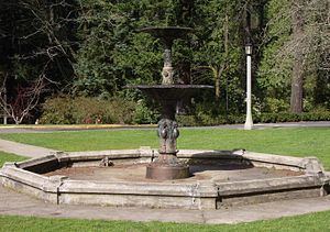 Chiming Fountain httpsuploadwikimediaorgwikipediacommonsthu