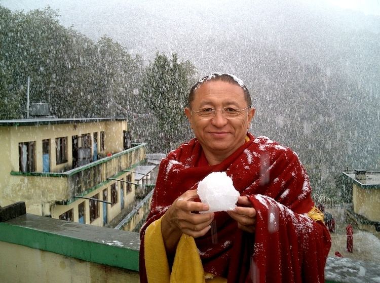Chökyi Nyima Rinpoche Chokyi Nyima Rinpoche Photo Gallery Rangjung Yeshe Gomde