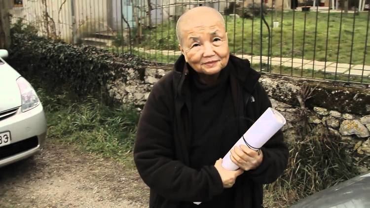 Chân Không Sister Chan Khong delivers fresh 39Peace is the Way39 Calligraphy by