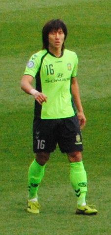 Cho Sung-hwan (footballer, born 1982) httpsuploadwikimediaorgwikipediacommons77