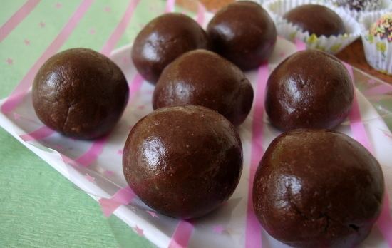 Chocolate balls Marie Biscuit Chocolate Balls Eggless Choco Balls Recipe