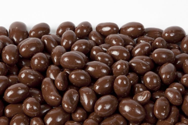 Chocolate-coated peanut Nuts in Bulk Milk Chocolate Covered Peanuts By The Pound