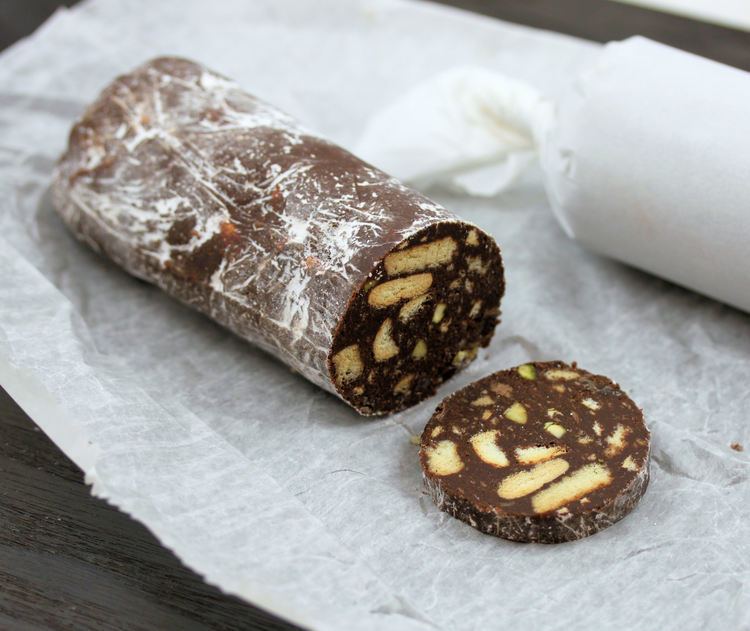 Chocolate salami httpseasyportugueserecipescomwpcontentuploa