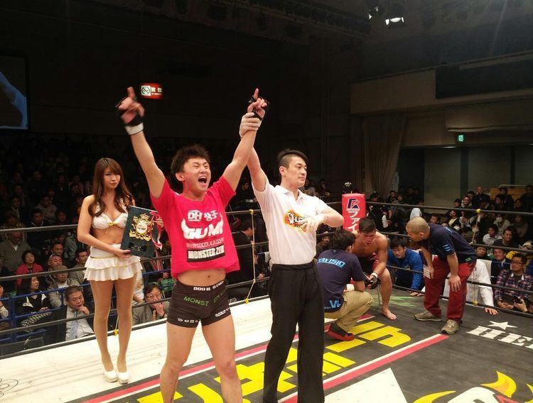 Choi Doo-ho DOO HO CHOI THE BABYFACED ASSASSIN IS BACK MMA in Asia