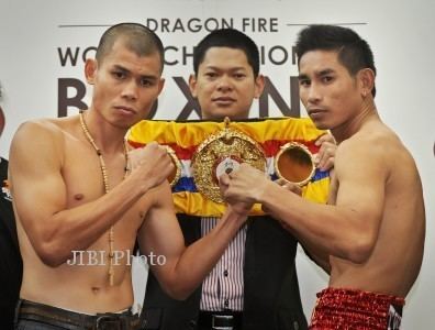 Chonlatarn Piriyapinyo JELANG PEREBUTAN JUARA WBA Feature SOLOPOSCOM