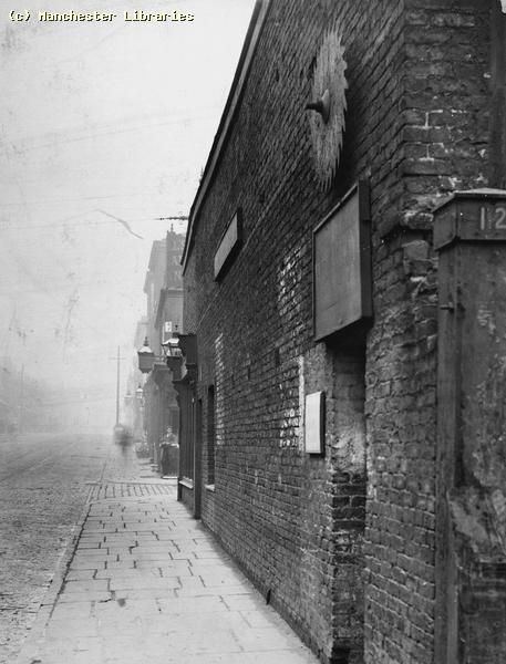 Chorlton-on-Medlock Brook StreetCooke Street Chorlton on Medlock1905 STREETS OF OLD