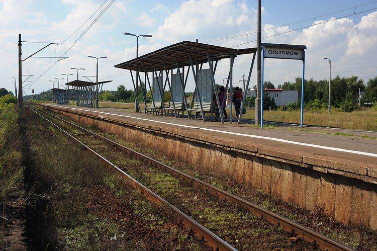 Chotomów railway station