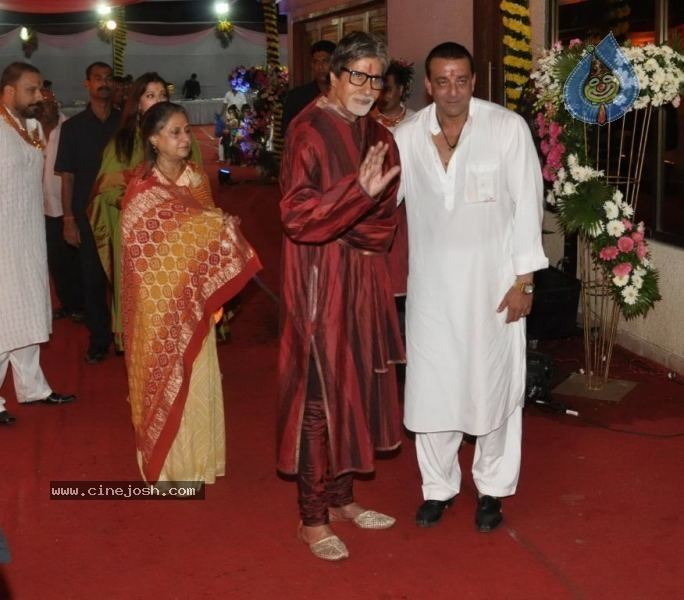 Chowky movie scenes Bolly Celebs at Sanjay Dutt Mata ki Chowki Event Click for next