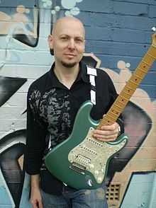 Chris Brooks (guitarist) httpsuploadwikimediaorgwikipediacommonsthu